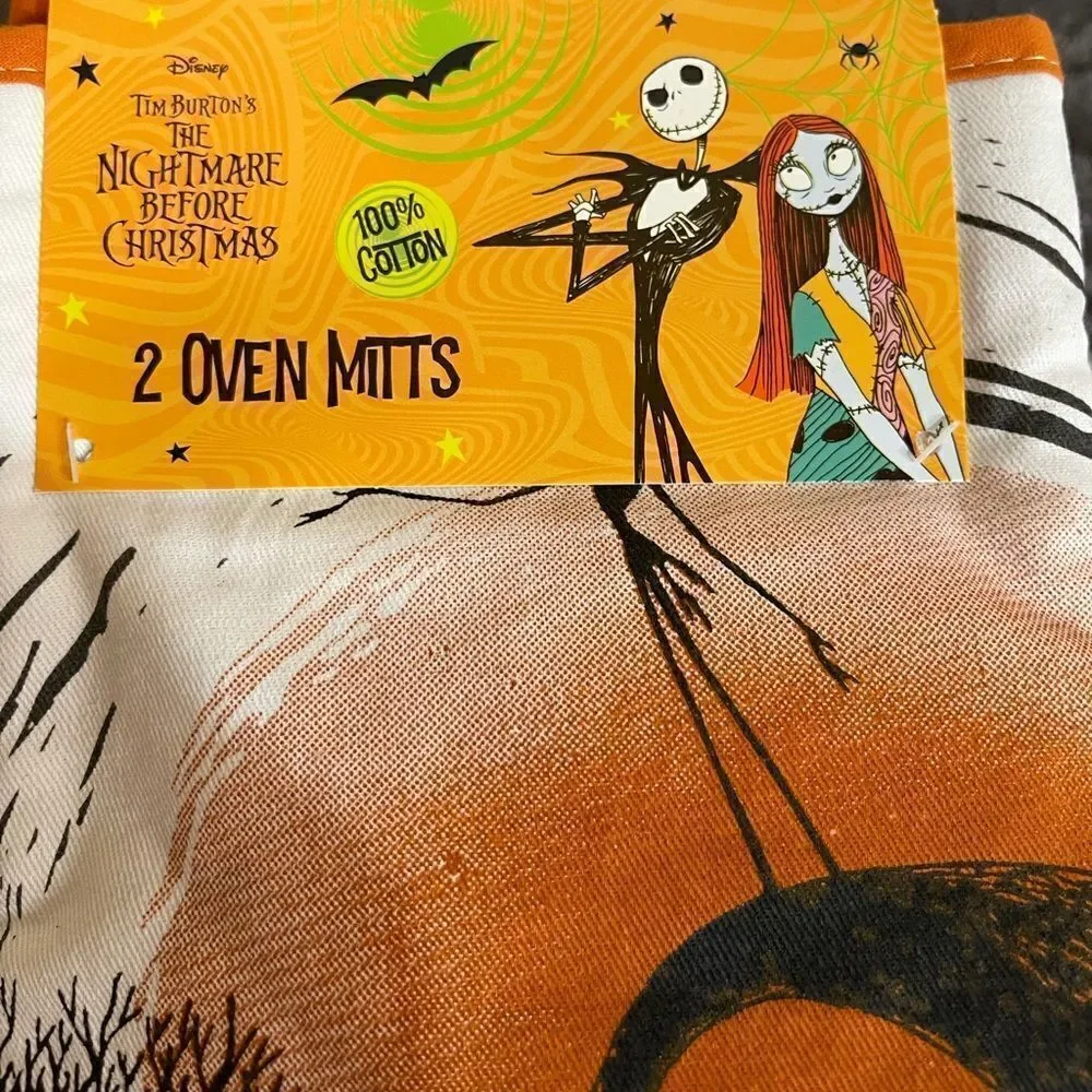 Disney Nightmare before Christmas 2 oven mitts